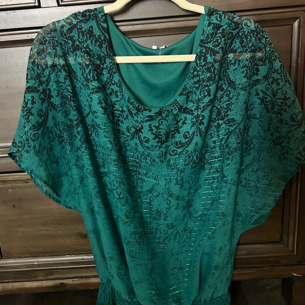 Elegant Green Patterned Blouse
